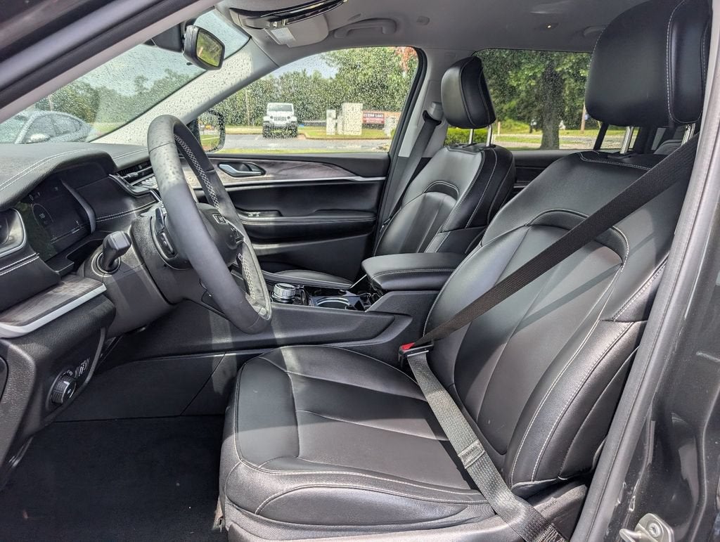 2023 Jeep Grand Cherokee L Limited 4x2