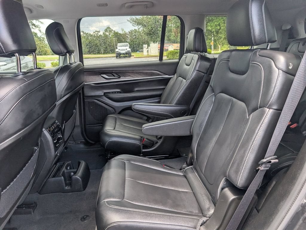 2023 Jeep Grand Cherokee L Limited 4x2