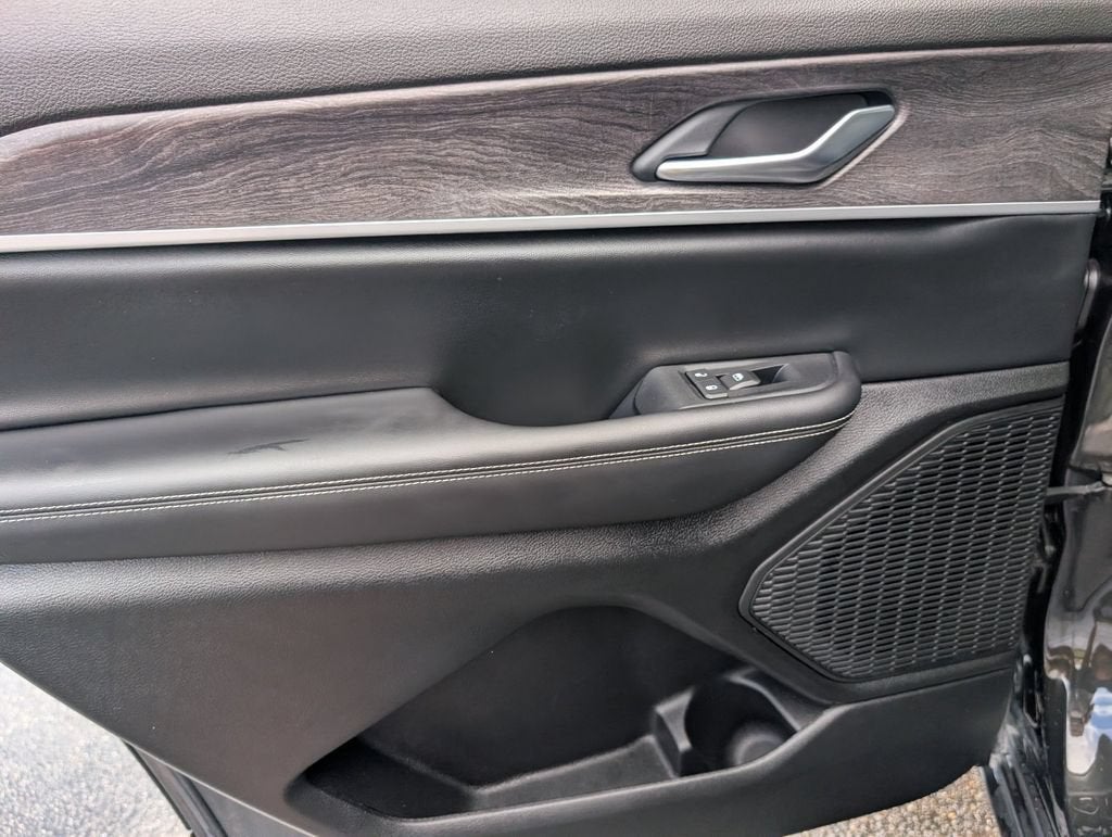 2023 Jeep Grand Cherokee L Limited 4x2