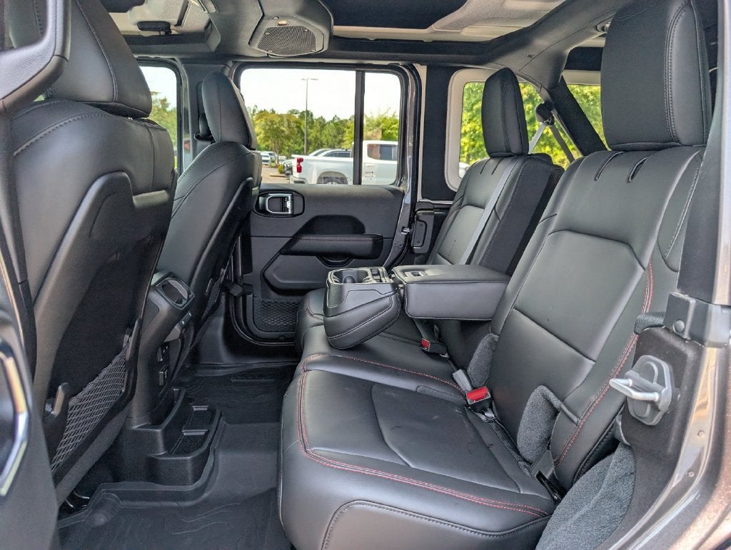 2025 Jeep Wrangler 4-Door Recon 4x4