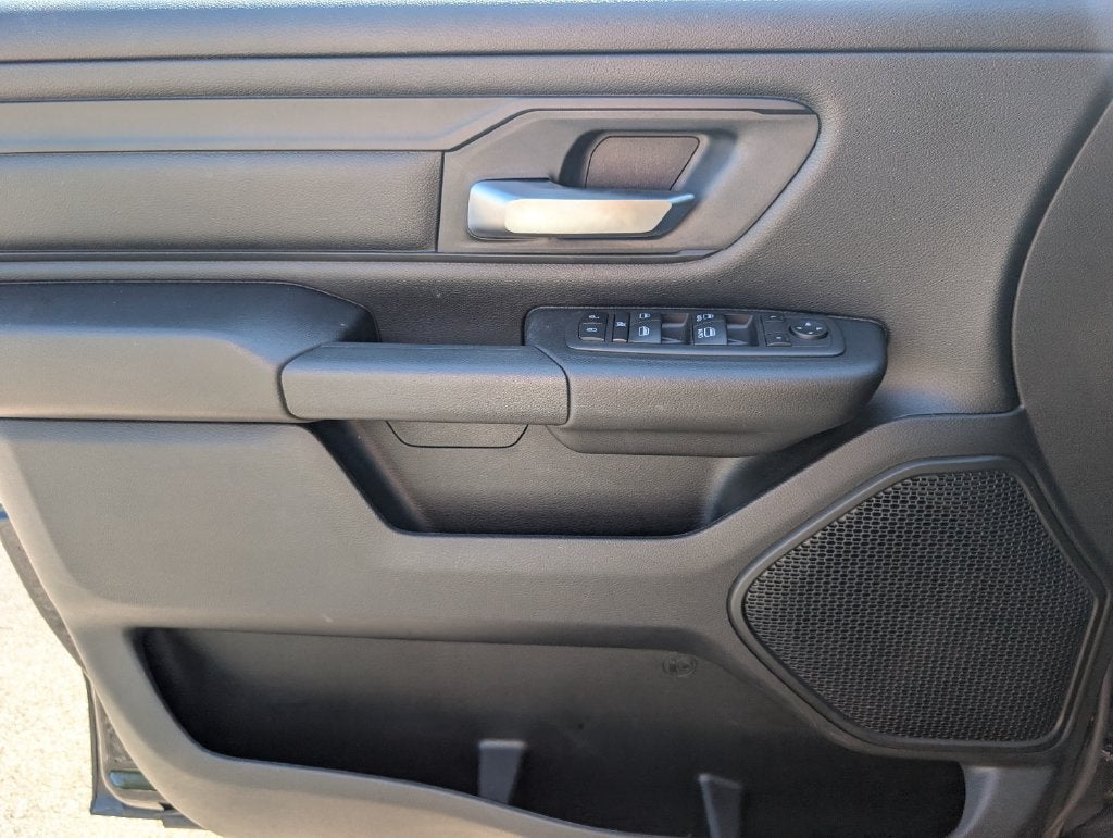 2024 RAM 1500 Tradesman Crew Cab 4x4 5'7" Box
