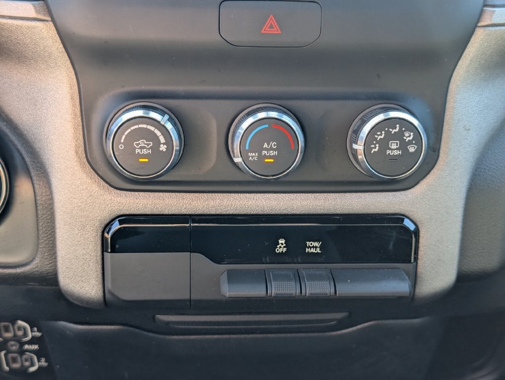 2024 RAM 1500 Tradesman Crew Cab 4x4 5'7" Box