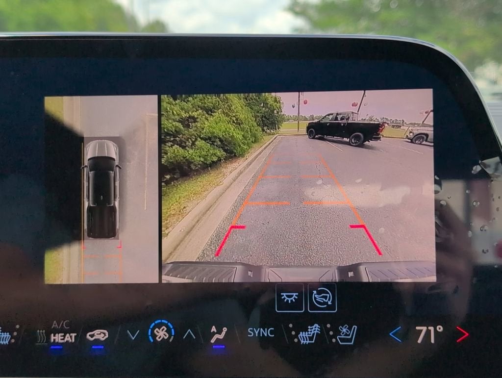 2025 Chevrolet Silverado EV LT - Photo 19