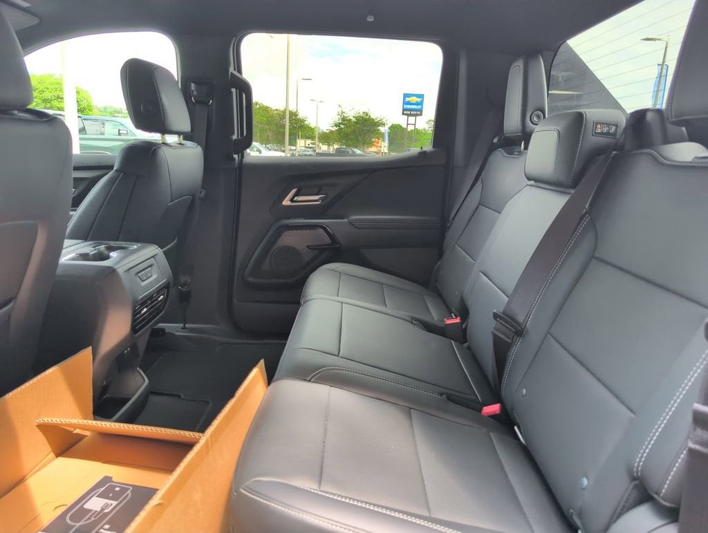 2025 Chevrolet Silverado EV LT - Photo 30