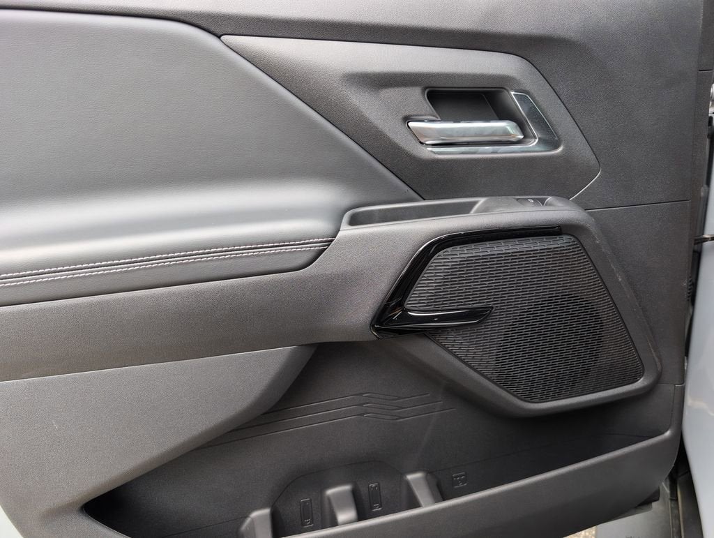 2025 Chevrolet Silverado EV LT - Photo 31