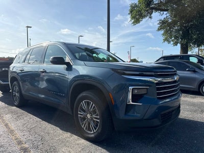 2025 Chevrolet Traverse LT
