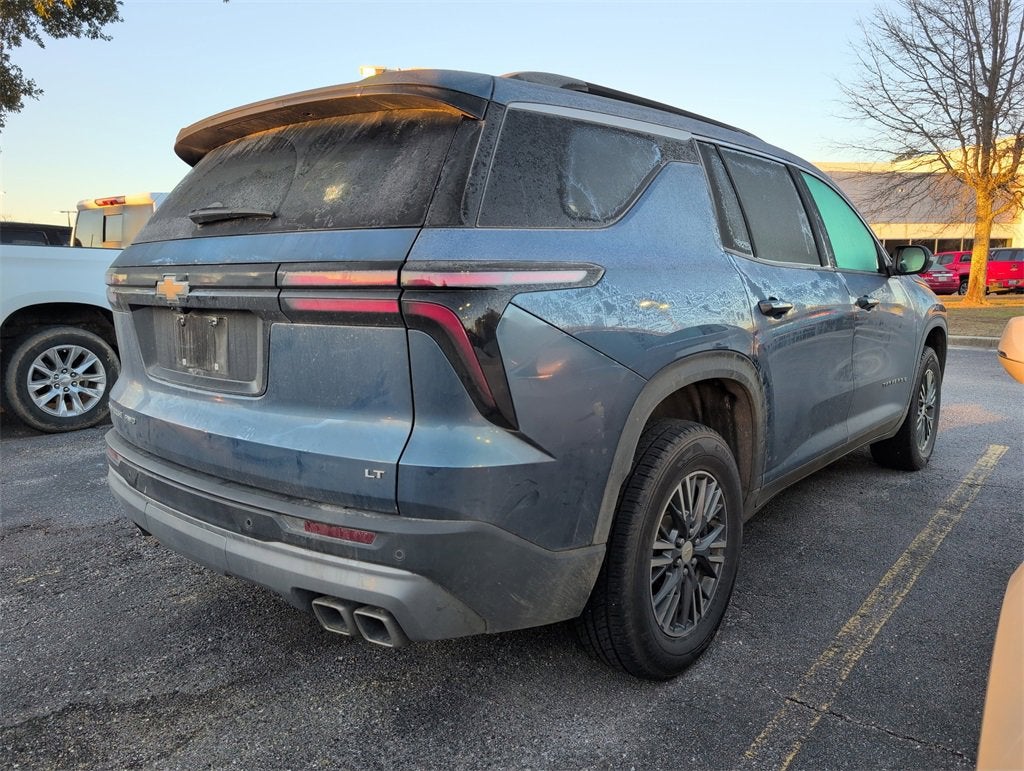 2024 Chevrolet Traverse LT
