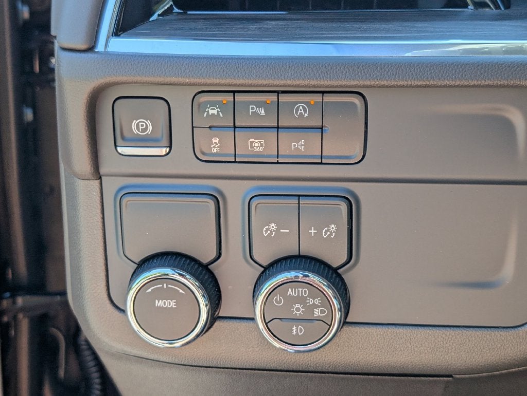 2027 Chevrolet Suburban LT