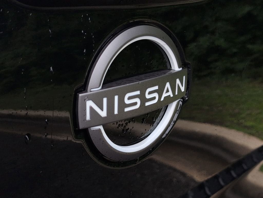 2023 Nissan Titan SV
