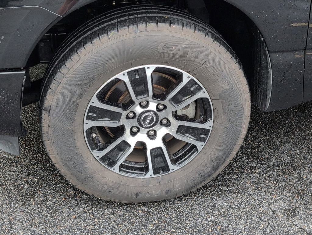 2023 Nissan Titan SV