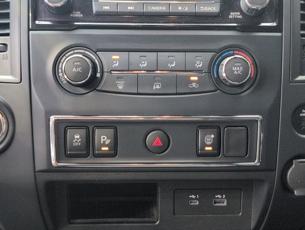 2023 Nissan Titan SV
