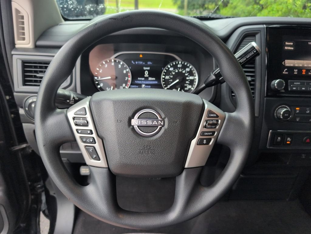 2023 Nissan Titan SV