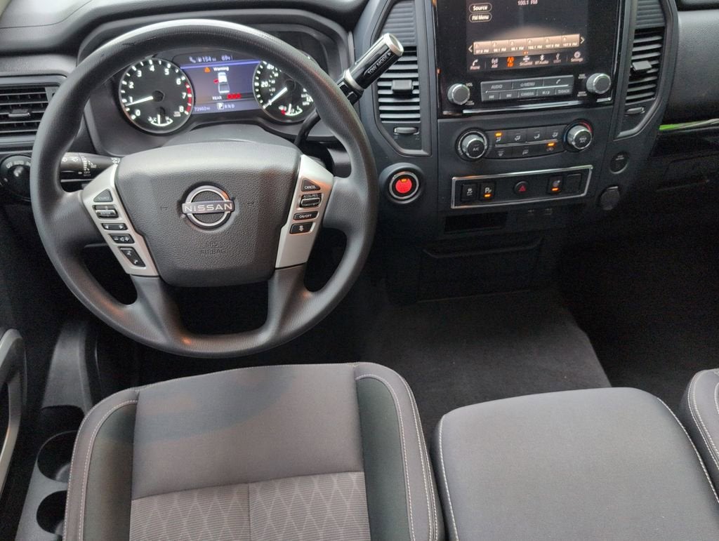 2023 Nissan Titan SV