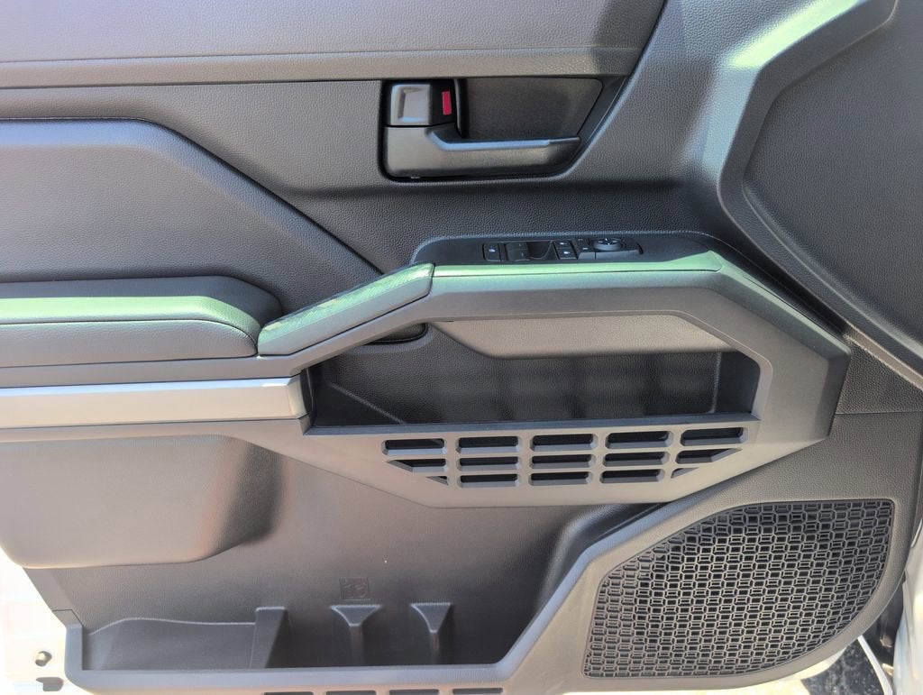 2025 Toyota Tacoma 2WD SR5