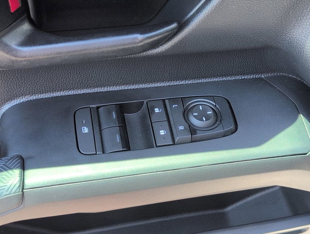 2025 Toyota Tacoma 2WD SR5