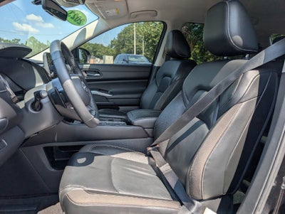 2023 Nissan Pathfinder SL FWD