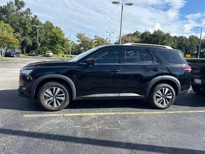 2023 Nissan Pathfinder SL FWD