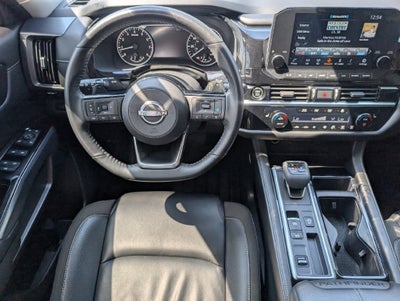 2023 Nissan Pathfinder SL FWD