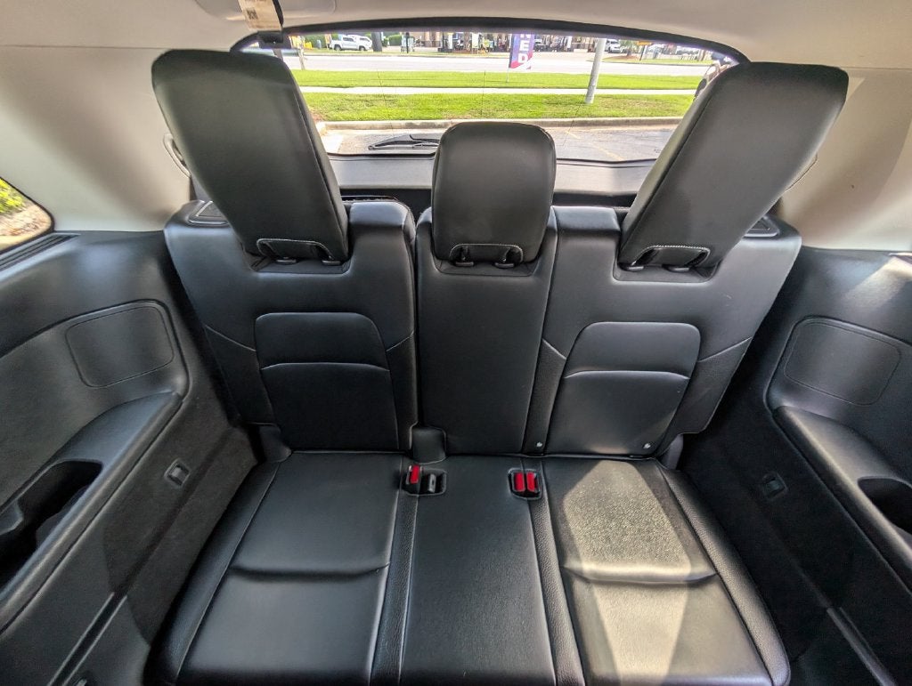 2023 Nissan Pathfinder SL FWD