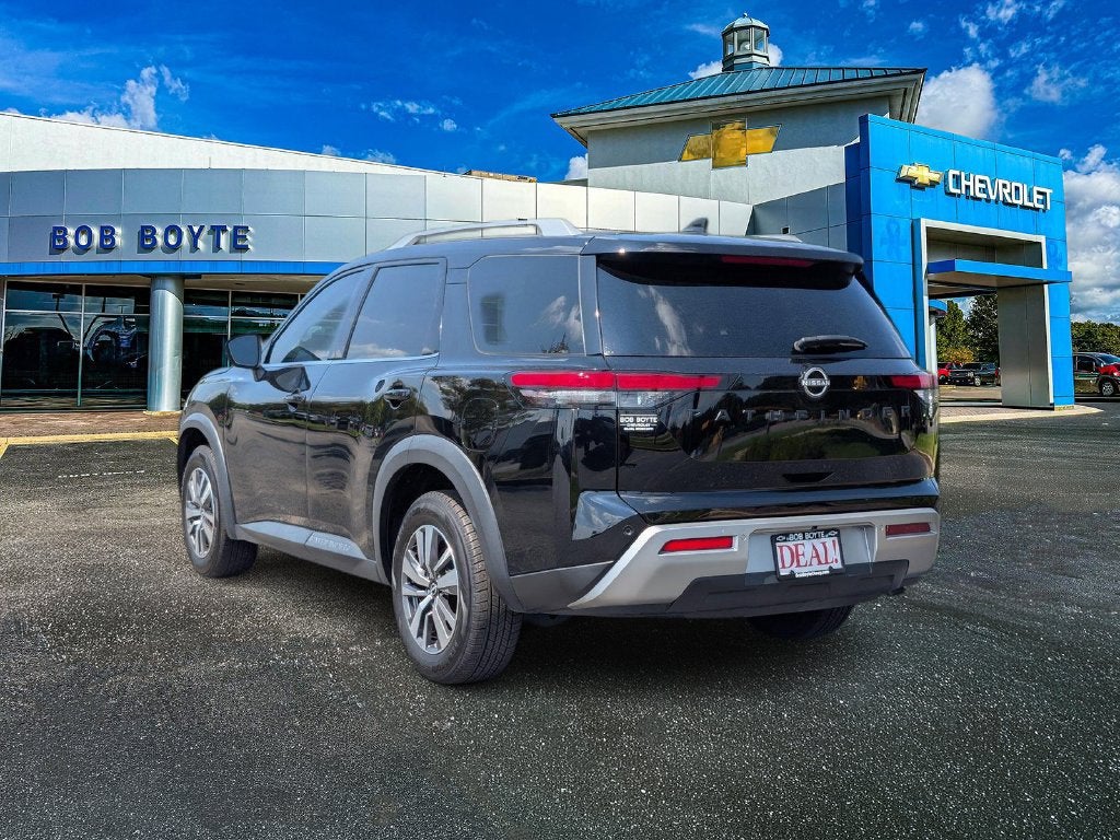 2023 Nissan Pathfinder SL FWD