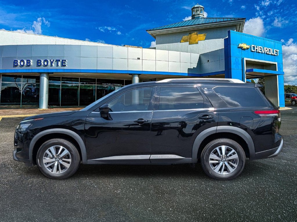 2023 Nissan Pathfinder SL FWD