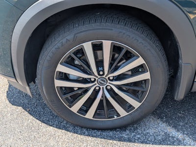 2025 Nissan Pathfinder Platinum FWD