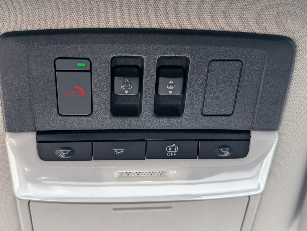 2025 Nissan Pathfinder Platinum FWD