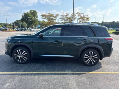 2025 Nissan Pathfinder Platinum FWD