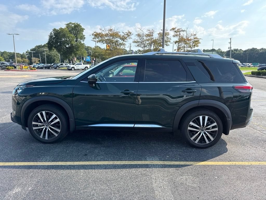 2025 Nissan Pathfinder Platinum FWD