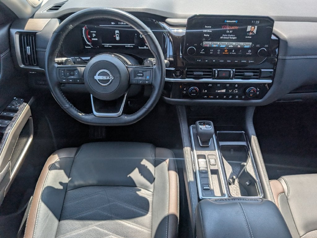 2025 Nissan Pathfinder Platinum FWD