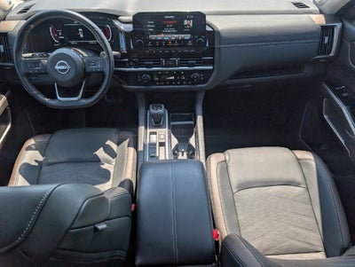 2025 Nissan Pathfinder Platinum FWD