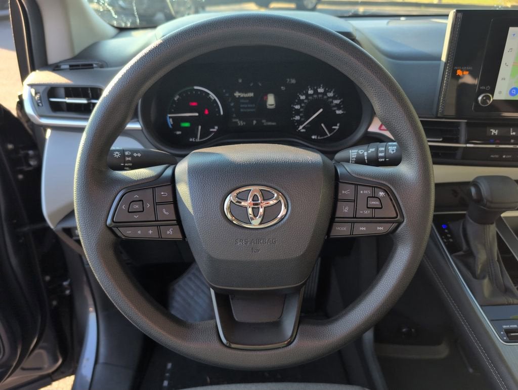 2025 Toyota Sienna LE