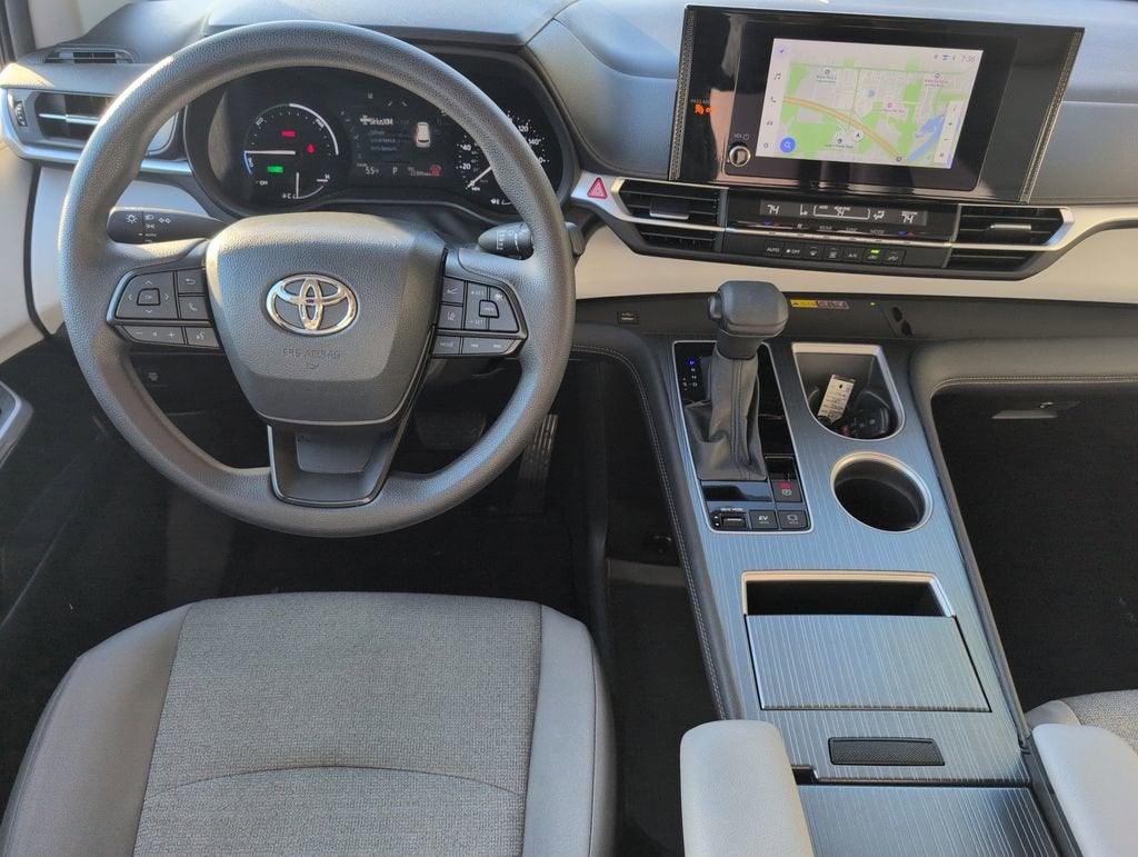 2025 Toyota Sienna LE