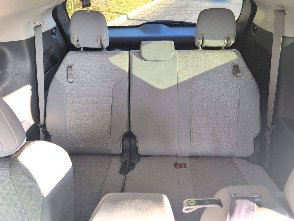 2025 Toyota Sienna LE