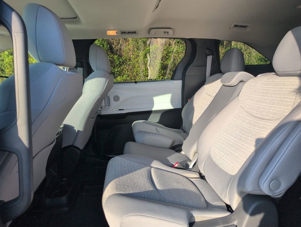 2025 Toyota Sienna LE