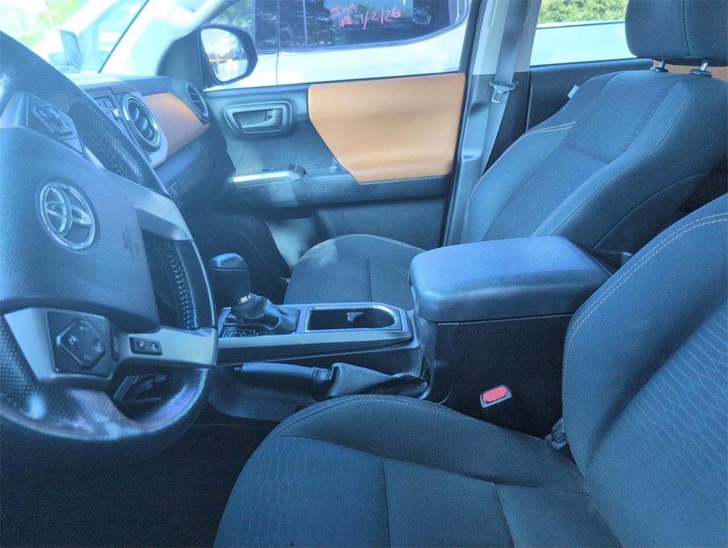 2016 Toyota Tacoma SR