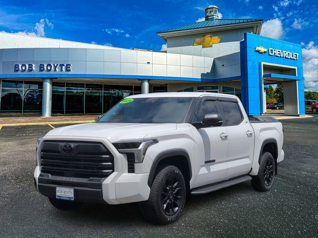 2024 Toyota Tundra 4WD SR5