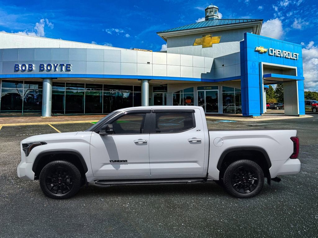 2024 Toyota Tundra 4WD SR5