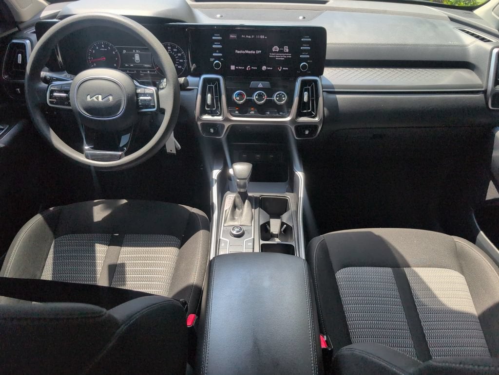 2023 Kia Sorento LX