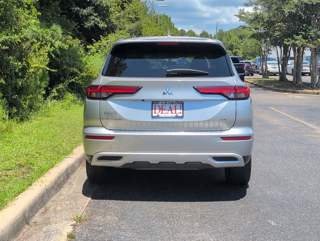 2024 Mitsubishi Outlander SE