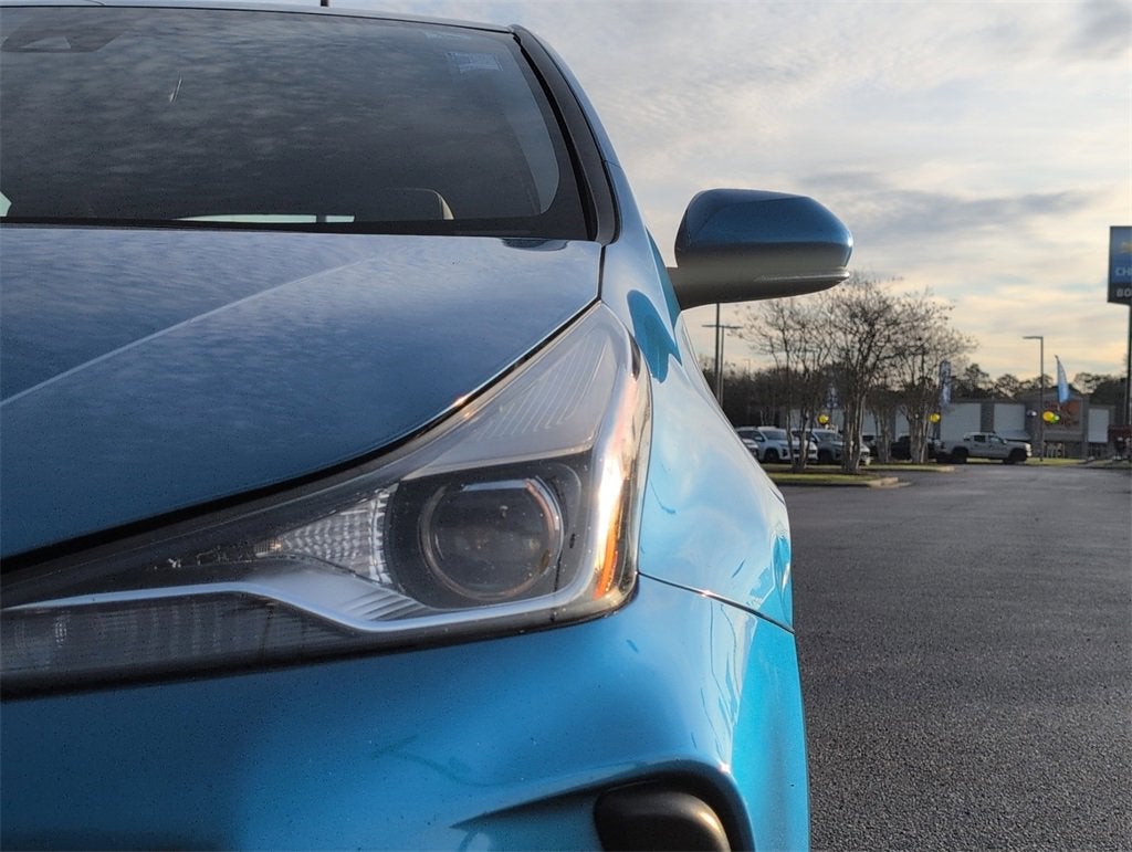 2022 Toyota Prius L Eco