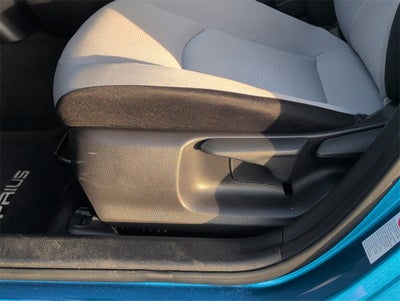 2022 Toyota Prius L Eco