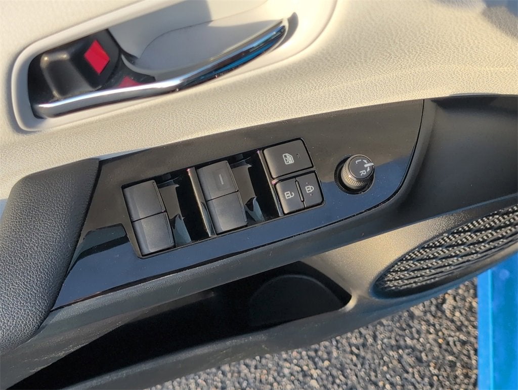 2022 Toyota Prius L Eco