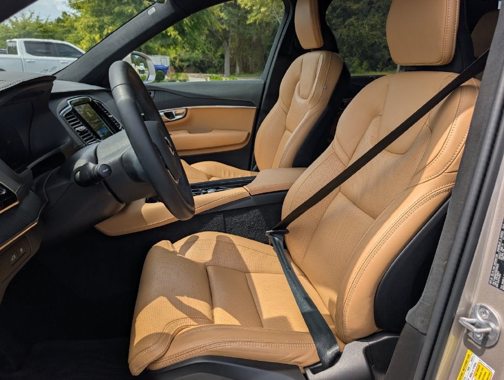 2024 Volvo XC90 Recharge Plug-In Hybrid T8 Ultimate Bright Theme 7-Seater