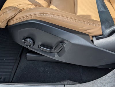 2024 Volvo XC90 Recharge Plug-In Hybrid T8 Ultimate Bright Theme 7-Seater