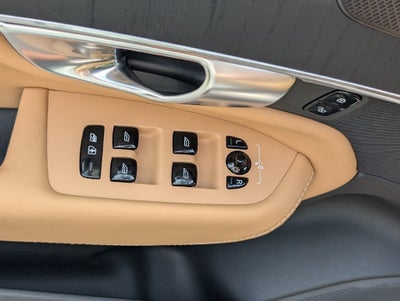 2024 Volvo XC90 Recharge Plug-In Hybrid T8 Ultimate Bright Theme 7-Seater
