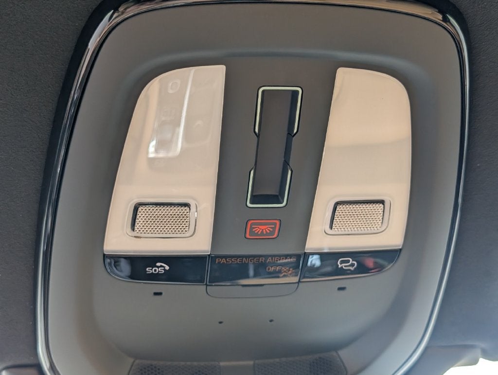2024 Volvo XC90 Recharge Plug-In Hybrid T8 Ultimate Bright Theme 7-Seater