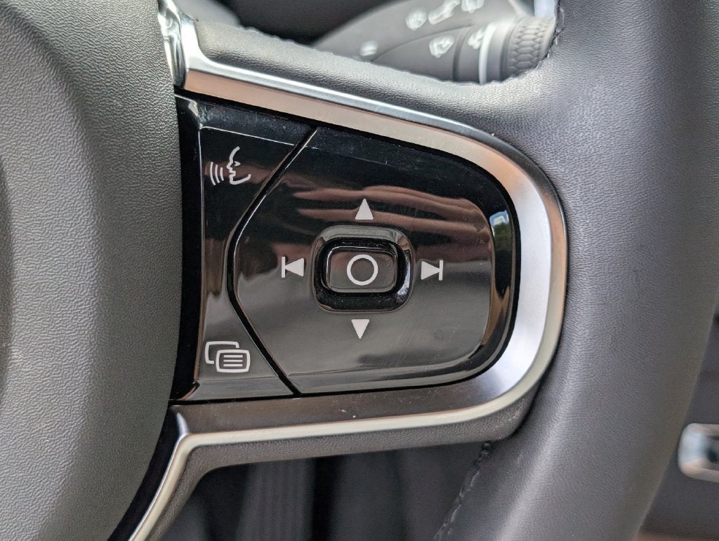 2024 Volvo XC90 Recharge Plug-In Hybrid T8 Ultimate Bright Theme 7-Seater