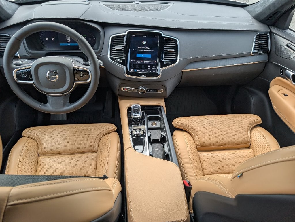 2024 Volvo XC90 Recharge Plug-In Hybrid T8 Ultimate Bright Theme 7-Seater