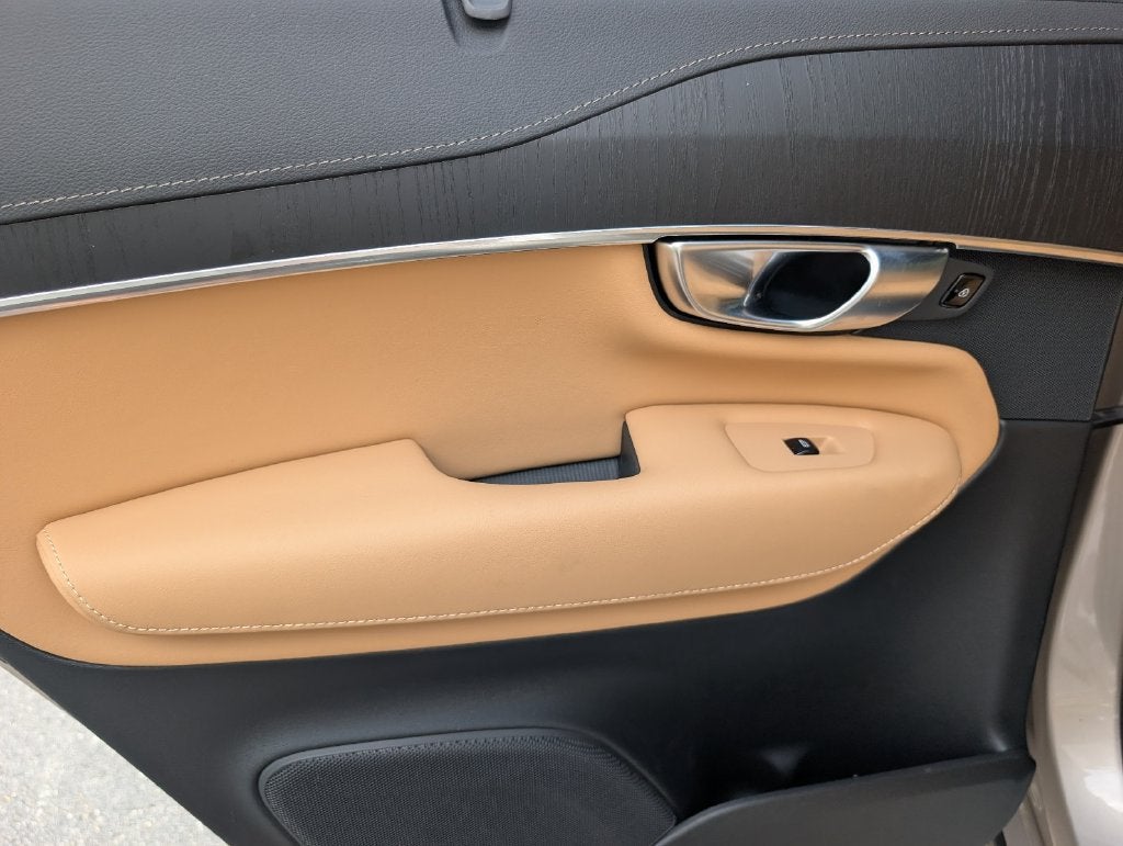 2024 Volvo XC90 Recharge Plug-In Hybrid T8 Ultimate Bright Theme 7-Seater